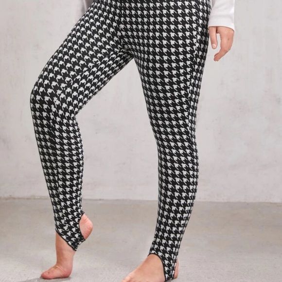 Plus..Houndstooth stirrups - Picture 1 of 5